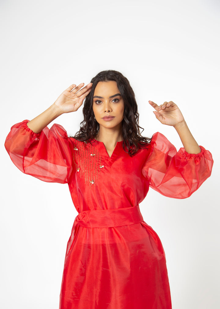 فستان مابل المستقيم بأكمام منفوخة