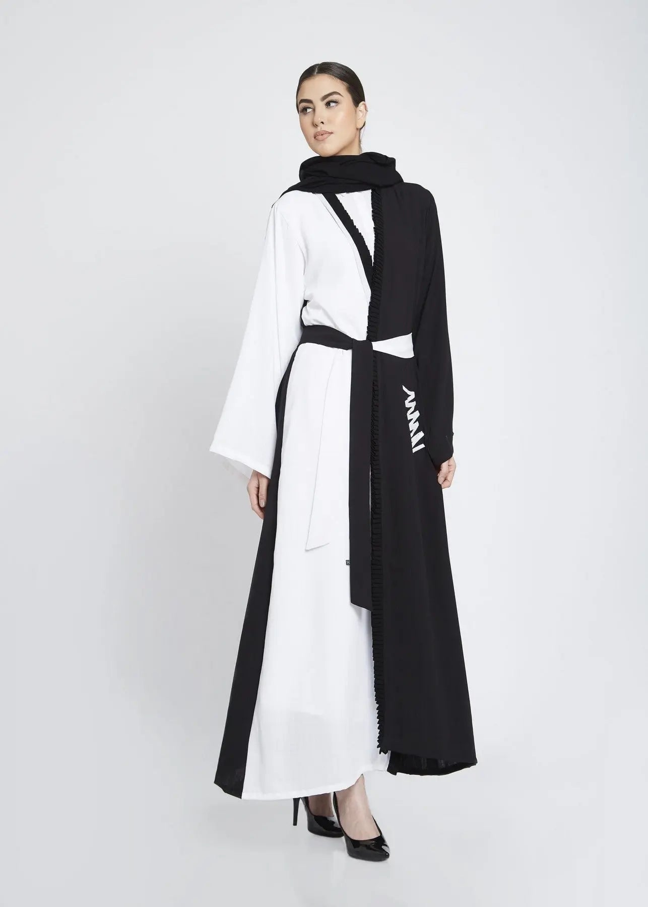 B&W Cacti Abaya House of THL - Live Your Feminity
