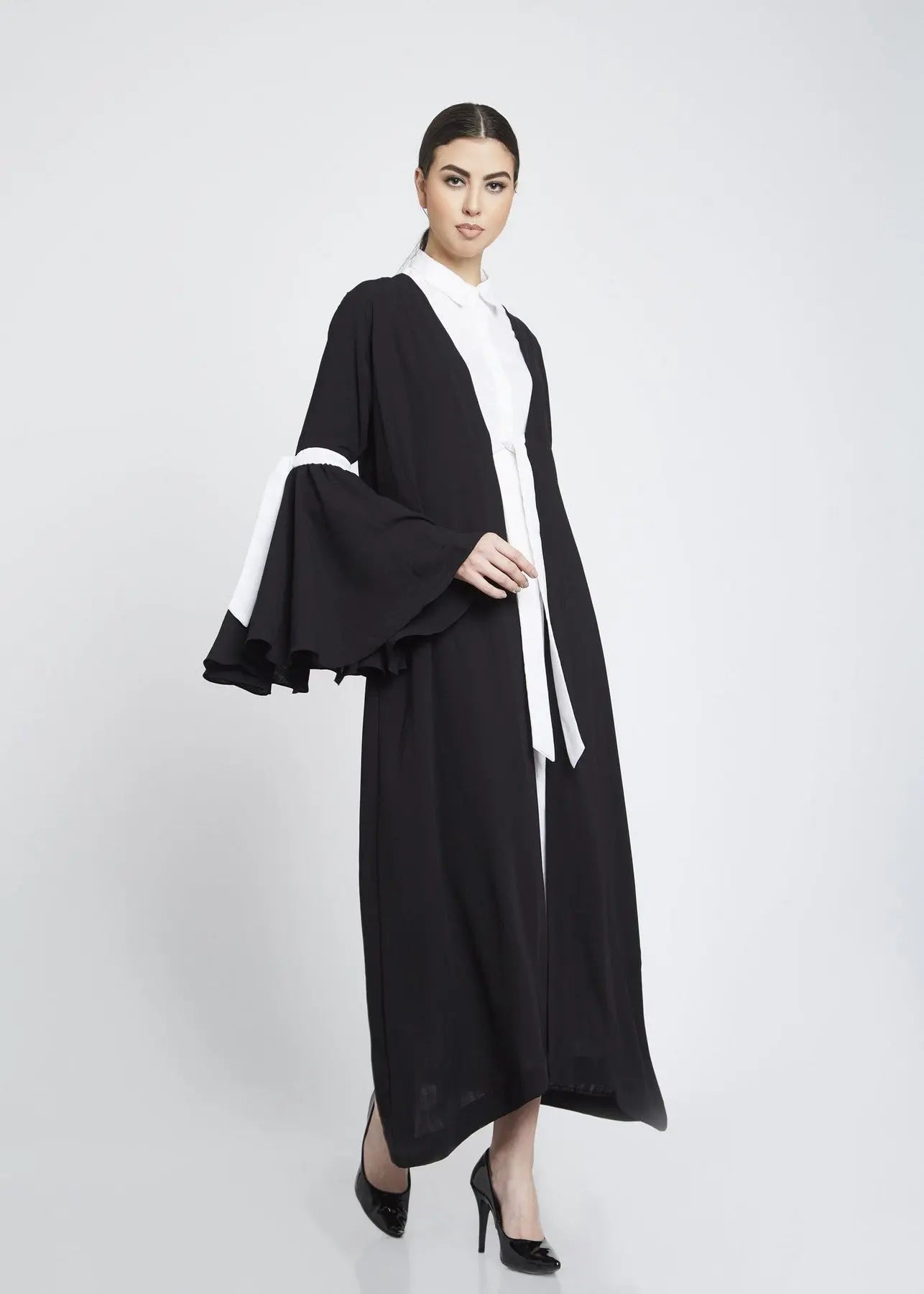 B&W LOVED Abaya House of THL - Live Your Feminity
