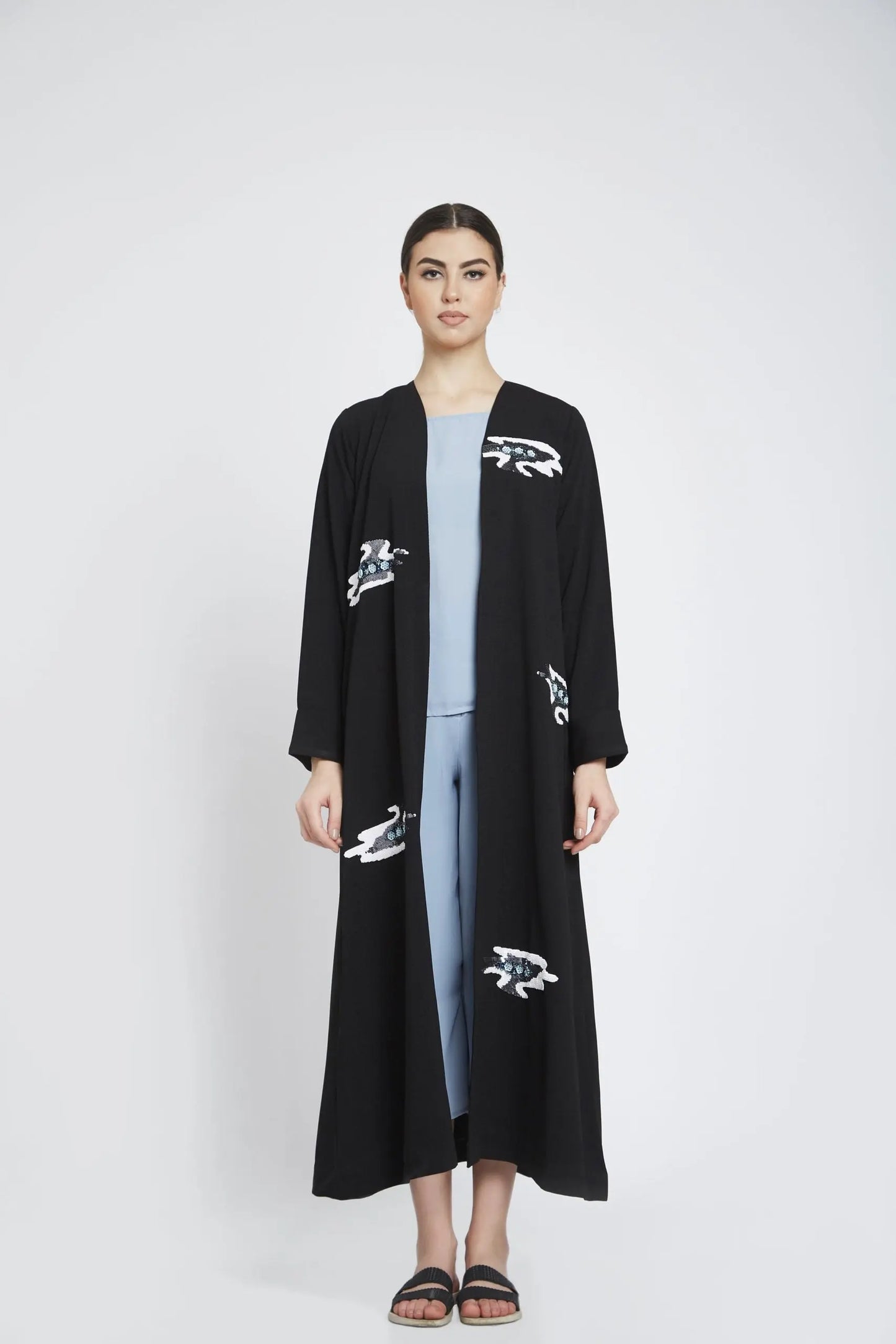 B&W Lake Abaya House of THL - Live Your Feminity